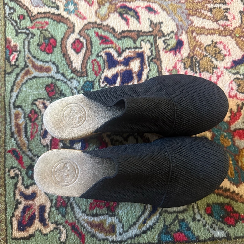 CHARLESTON SHOE CO. Black Woven Clogs “Frannie” SIZE 37! BRAND NEW! - Picture 2 of 6